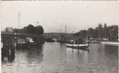 cp écluse bougival 003.jpg (290.08 Kio) Vu 1826 fois cp écluse bougival 003.jpg
