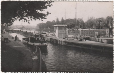 cp écluse bougival 002.jpg (327.16 Kio) Vu 1711 fois cp écluse bougival 002.jpg