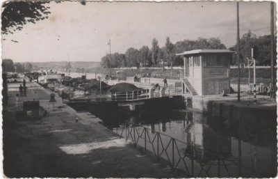 cp écluse bougival 001.jpg (304.72 Kio) Vu 1711 fois cp écluse bougival 001.jpg