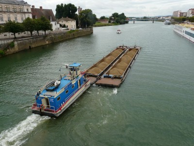 belier+barges-chalon.JPG (241.77 Kio) Vu 2209 fois belier+barges-chalon.JPG