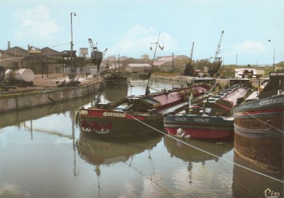 Chauny (02 - Aisne) - Port de Pechiney - St-Gobain (entier coul) (01).jpg (96.59 Kio) Vu 2827 fois Chauny (02 - Aisne) - Port de Pechiney - St-Gobain (entier coul) (01).jpg