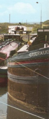 Chauny (02 - Aisne) - Port de Pechiney - St-Gobain (EMERAUDE coul) (9).jpg