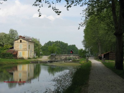 km147.508 écluse n° 42 de la Gaule 150.jpg (227.42 Kio) Vu 7023 fois km147.508 écluse n° 42 de la Gaule 150.jpg