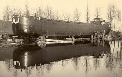 Celestine bij het te water laten - Copie.jpg