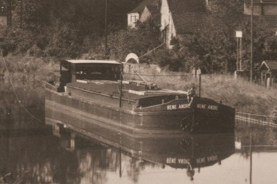 Corre (Haute-Saône) - Le canal de l'Est a (c) (red) (2).jpg