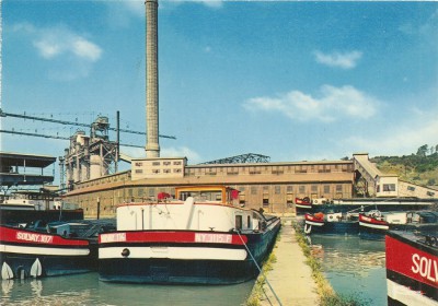 Dombasle-sur-Meurthe (M.-et-M.) - Les péniches à l'usine Solvay.jpg