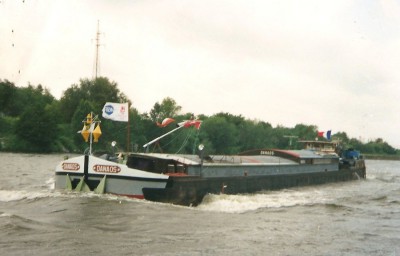 danaos sur la meuse belge 002a (red).jpg (68.87 Kio) Vu 2805 fois danaos sur la meuse belge 002a (red).jpg