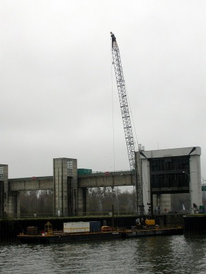 Ponton grue BACO 1.jpg (86.4 Kio) Vu 1075 fois Ponton grue BACO 1.jpg