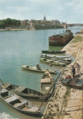 Chalon-sur-Saône - Quais de la Saône (a) (red).jpg