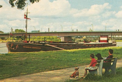 Kehl-am-Rhein - Europabrücke und Uferpromenade (b) (red).jpg