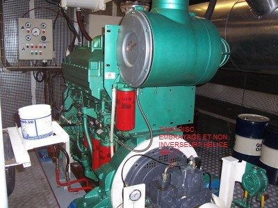 MOTEUR A DROITE.JPG