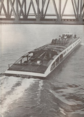 flotte NESKA - remorqueur NJORD - pont de Sliedrecht.jpg