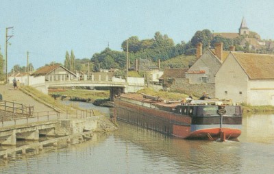 Rogny (Yonne) - Les bords du canal (b dét) (red).jpg (144.51 Kio) Vu 5002 fois Rogny (Yonne) - Les bords du canal (b dét) (red).jpg