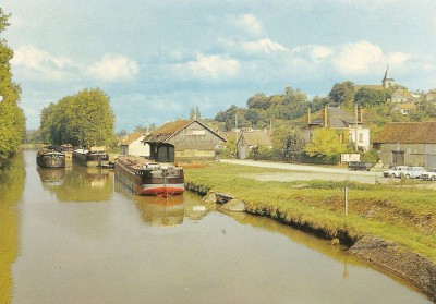 Rogny (Yonne) - Les bords du canal (a) (red).jpg (146.69 Kio) Vu 4945 fois Rogny (Yonne) - Les bords du canal (a) (red).jpg