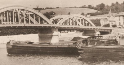 neuville saône (Rhône) - Le pont et vue générale (3) (red).jpg (65.25 Kio) Vu 8141 fois neuville saône (Rhône) - Le pont et vue générale (3) (red).jpg