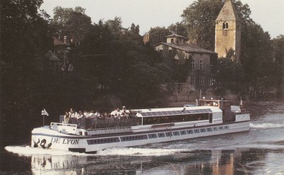 Dîner, séminaire, excursion - Bateau promenade LA VILLE DE LYON - Navig'Inter - 13 bis quai Rambaud - 69002 LYON - Tél. 78 42 96 81 (red).jpg