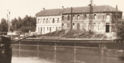 Courchelettes (Nord) - Les 4 canaux (3) (red).jpg (59.98 Kio) Vu 3847 fois Courchelettes (Nord) - Les 4 canaux (3) (red).jpg