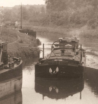 Couvrot (Marne) - Le canal (3) (red).jpg (82.89 Kio) Vu 5016 fois Couvrot (Marne) - Le canal (3) (red).jpg