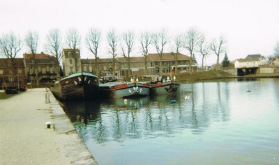 LORE 10 (red).jpg (46.25 Kio) Vu 5332 fois LORE 10 (red).jpg