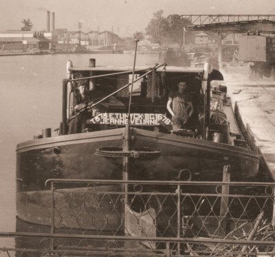 Roanne (Loire) - Le canal (3) (red).jpg (94.38 Kio) Vu 1313 fois Roanne (Loire) - Le canal (3) (red).jpg