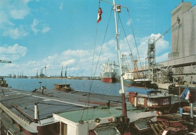 Gand - Port de mer (1) (red).jpg