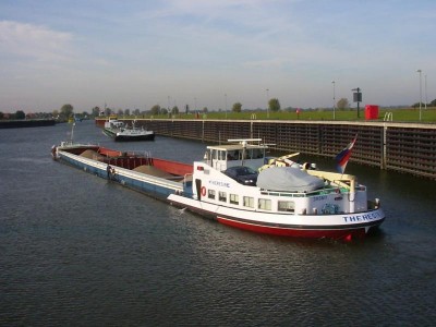 theresia-1.jpg (60.93 Kio) Vu 3061 fois theresia-1.jpg