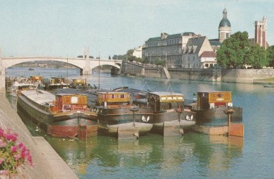 Chalon-sur-Saône (S.-et-L.) - Quais de la Saône (red).jpg