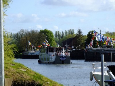 467173_641162262565719_535074774_o (640x480).jpg (216.85 Kio) Vu 2862 fois 467173_641162262565719_535074774_o (640x480).jpg