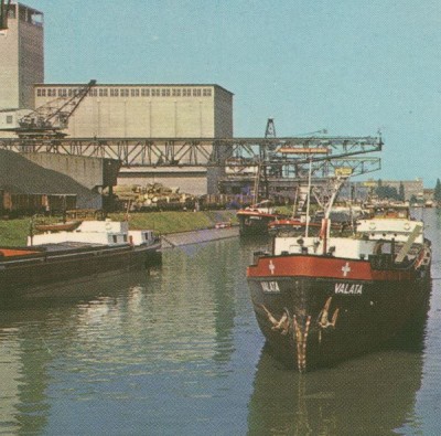 Bâle - Le port de Petit-Huningue (2) (red).jpg