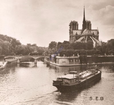 Paris - La Cité (1) (red).jpg