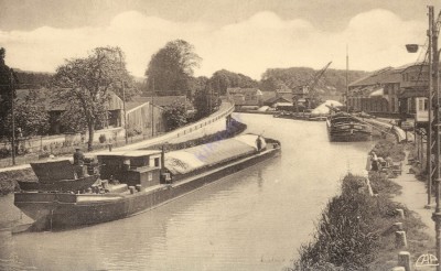 Bar-le-Duc - Bords du canal (1) (red).jpg (132.68 Kio) Vu 3716 fois Bar-le-Duc - Bords du canal (1) (red).jpg