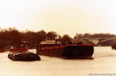 brunhild-maas-en-waalkanaal-juni-1980.jpg