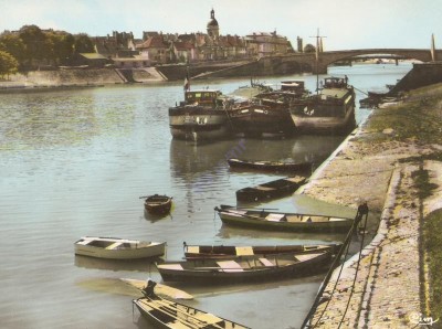 Chalon-sur-Saône (S.-et-L.) - Quais de la Saône (1) (red).jpg