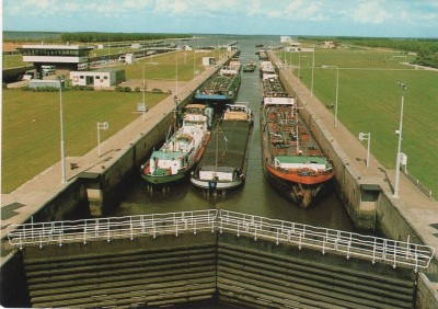 willemstad 001.jpg (421.52 Kio) Vu 1195 fois willemstad 001.jpg