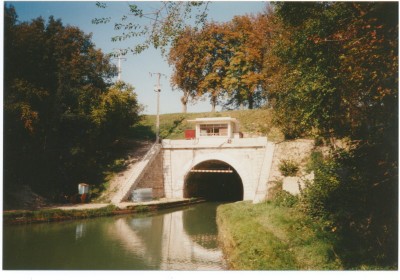 Tunnel Mont-de-Billy Sud 1994.jpg
