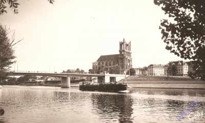 Mantes-la-Jolie (S.-et-O.) - La Seine et le Pont (1) (Copier).jpg (80.38 Kio) Vu 2897 fois Mantes-la-Jolie (S.-et-O.) - La Seine et le Pont (1) (Copier).jpg