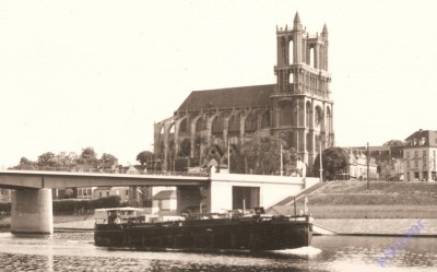 Mantes-la-Jolie (S.-et-O.) - La Seine et le Pont (2) (Copier).jpg (57.28 Kio) Vu 2894 fois Mantes-la-Jolie (S.-et-O.) - La Seine et le Pont (2) (Copier).jpg