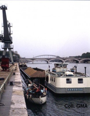 hobereau-paris - quai henri iv - pousseur@ashton.JPG (68.78 Kio) Vu 2327 fois hobereau-paris - quai henri iv - pousseur@ashton.JPG