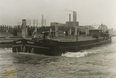 Paladin (1).jpg (106.87 Kio) Vu 1256 fois Paladin (1).jpg