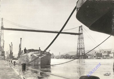 SAINT RIQUIER Rouen - Le pont transbordeur (red).jpg