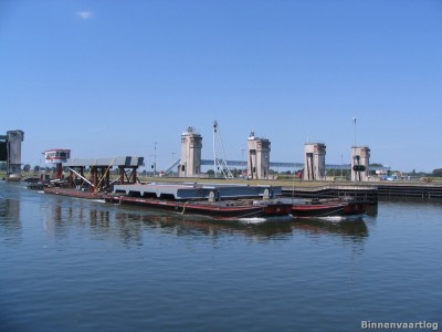 chelsea-b-6-15-07-2009.jpg (141.34 Kio) Vu 2739 fois chelsea-b-6-15-07-2009.jpg