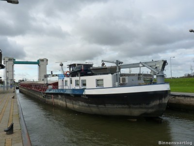 gau-1-25-11-2013.jpg (153.46 Kio) Vu 740 fois gau-1-25-11-2013.jpg