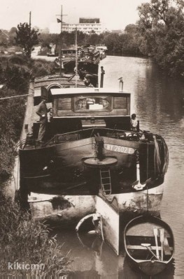 CHALONS-SUR-MARNE (Marne) - Le canal et ses péniches (3) (Copier).jpg