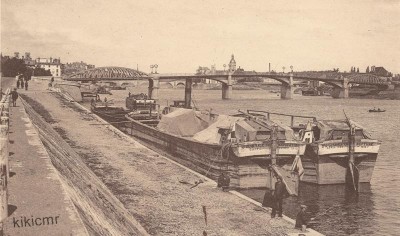 Chalon-sur-Saône - Vue sur les quais de la Saône (1) (Copier).jpg