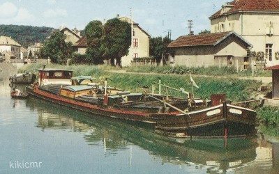 L'Isle-sur-le-Doubs - Le canal et la Gare (2) (Copier).jpg