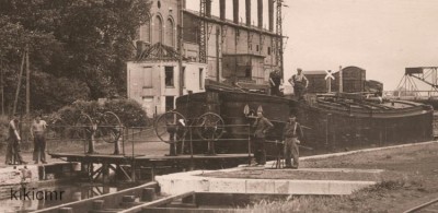Lourches (Nord) - La centrale électrique de la SERVA et l'écluse de Neuville-sur-Escaut (2) (Copier).jpg (50.44 Kio) Vu 1957 fois Lourches (Nord) - La centrale électrique de la SERVA et l'écluse de Neuville-sur-Escaut (2) (Copier).jpg