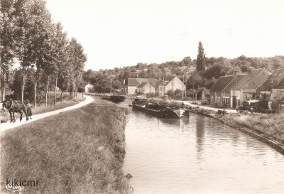 Ménétréol-sous-Sancerre (Cher) - Le canal - Côté Midi (1) (Copier).jpg