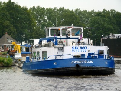 selina-jr-2-06-07-2011-waterhuizen.jpg (220.12 Kio) Vu 1637 fois selina-jr-2-06-07-2011-waterhuizen.jpg