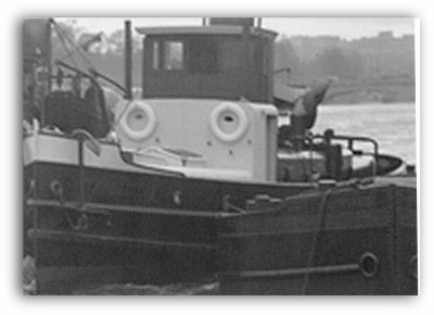 Remorqueur Versailles (Les Bleus).jpg (108.68 Kio) Vu 1301 fois Remorqueur Versailles (Les Bleus).jpg