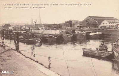 Le conflit de la batellerie - Barrage du cours la Reine dans le port fluvial de Rouen - Chalands, Automoteurs et Remorqueurs (1) (Copier).jpg